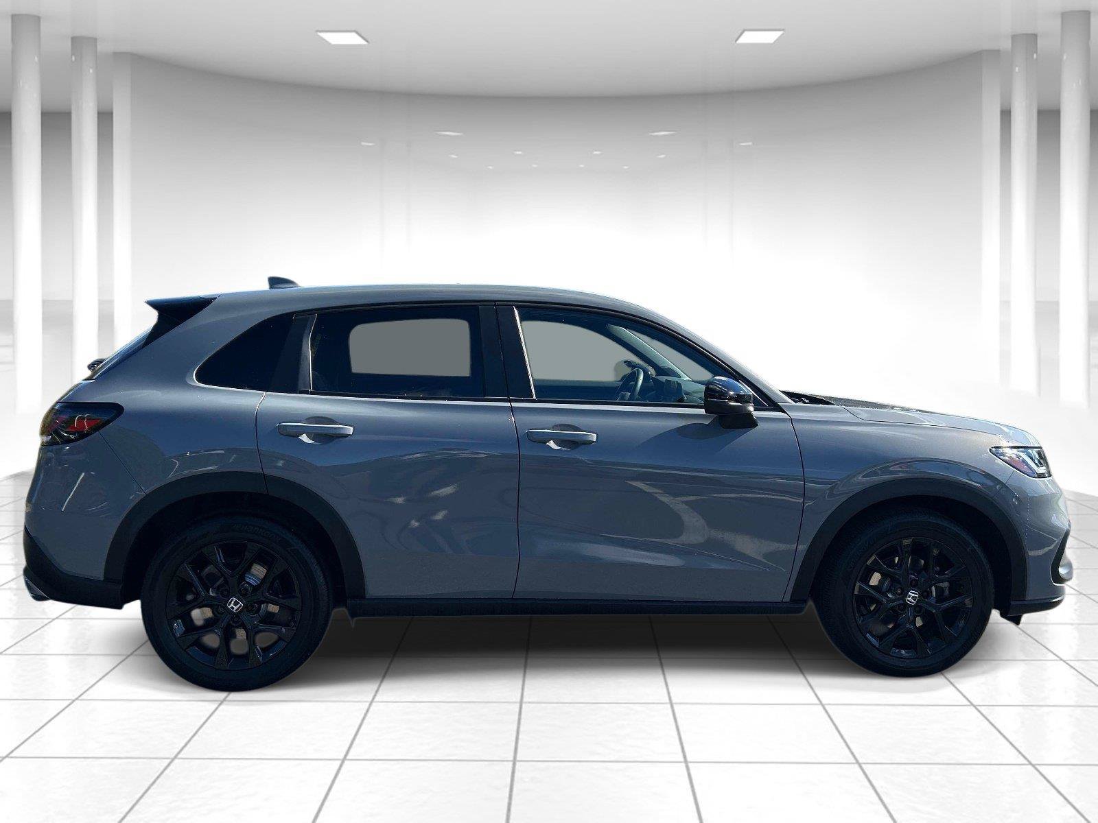 Used 2025 Honda HR-V Sport image 2