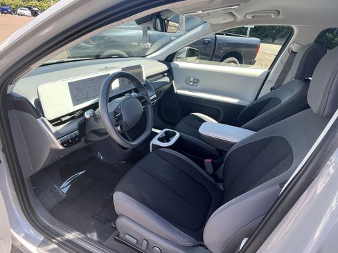 Certified 2024 Hyundai Ioniq 5 SEL RWD image 9