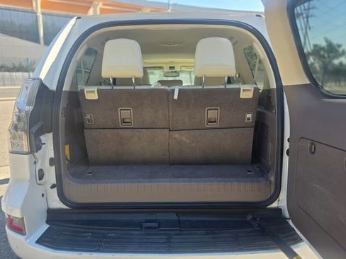Used 2018 Lexus GX 460 Premium w/ Premium Package AWD/4WD image 31