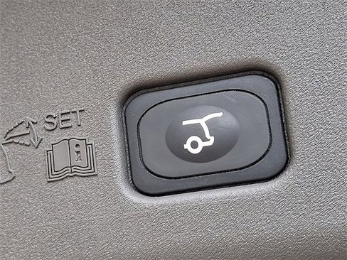 Used 2024 Lincoln Nautilus Reserve w/ Equipment Group 203A image 28