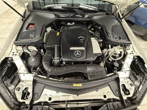 Used 2017 Mercedes-Benz E 300 4MATIC image 37