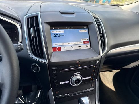 Used 2018 Ford Edge Titanium FWD image 19