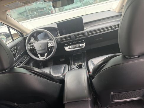 Used 2023 Lincoln Corsair Standard w/ Equipment Group 101A image 11