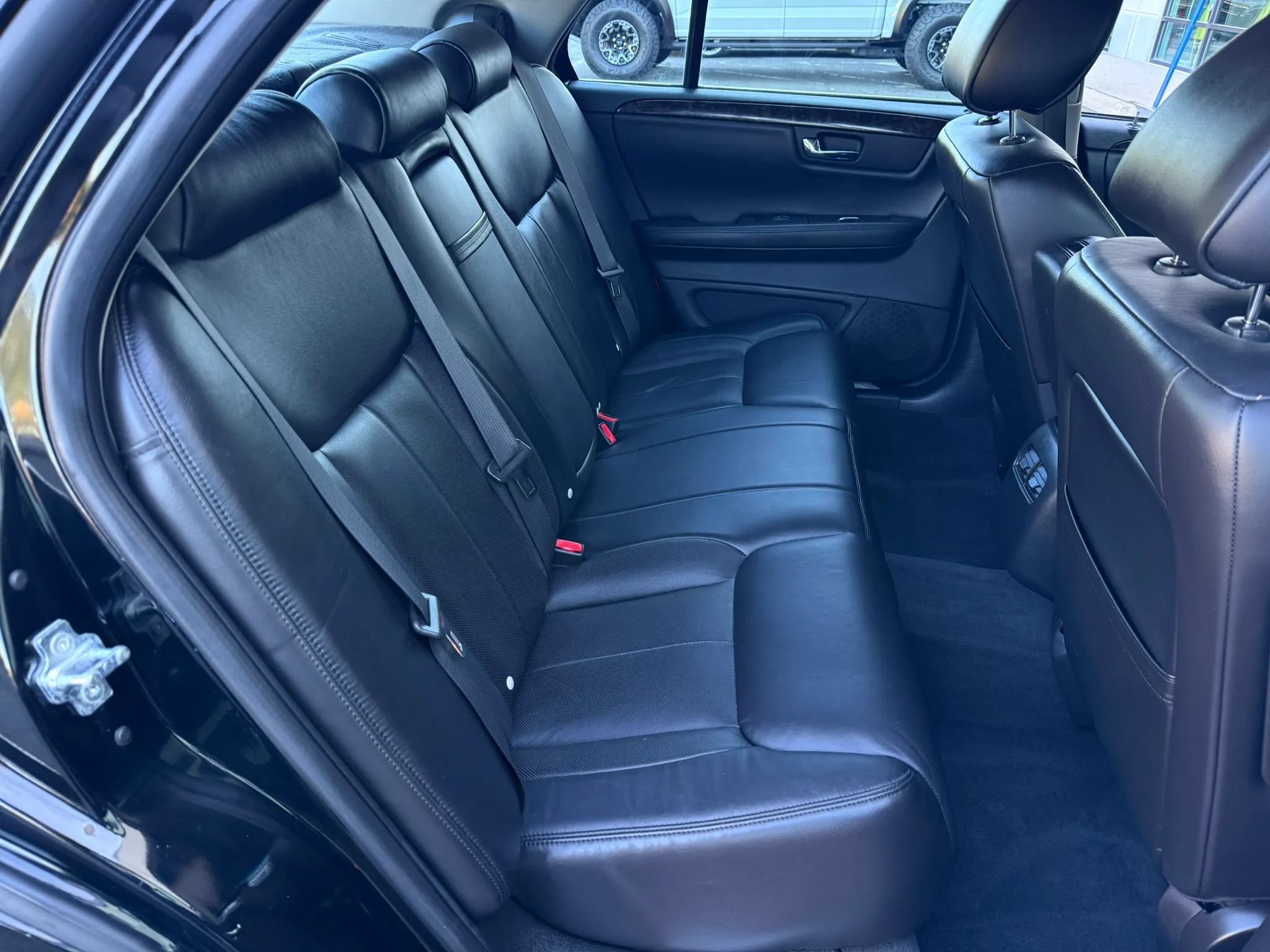 Used 2011 Cadillac DTS FWD image 26