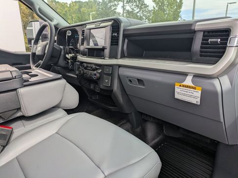 New 2025 Ford F550 4x4 Regular Cab Super Duty image 26