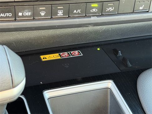 Used 2025 Toyota Sienna XSE image 31