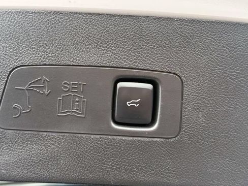 Used 2023 Lincoln Corsair AWD w/ Equipment Group 101A image 8