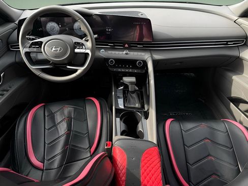 Used 2024 Hyundai Elantra SEL w/ Convenience Package image 19