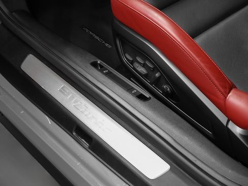 Used 2023 Porsche 911 Turbo image 39