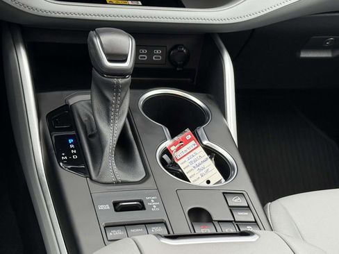 Used 2023 Toyota Highlander XLE image 20