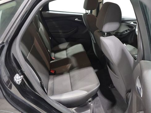 Used 2014 Ford Focus SE w/ SE Winter Package FWD image 19