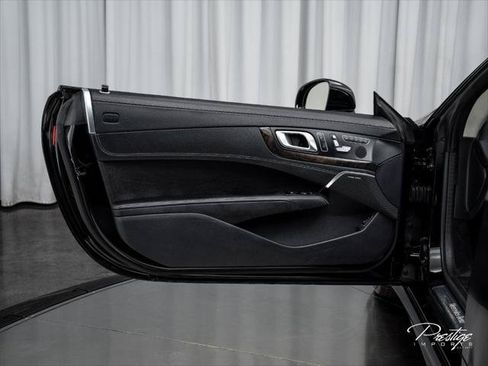 Used 2015 Mercedes-Benz SL 550 image 23