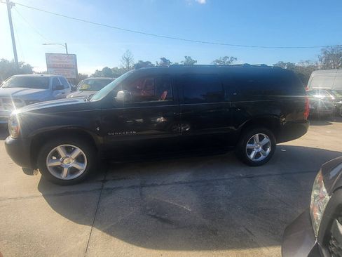 Used 2012 Chevrolet Suburban LT RWD image 32