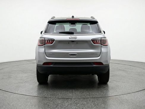 Used 2025 Jeep Compass Limited AWD/4WD image 7