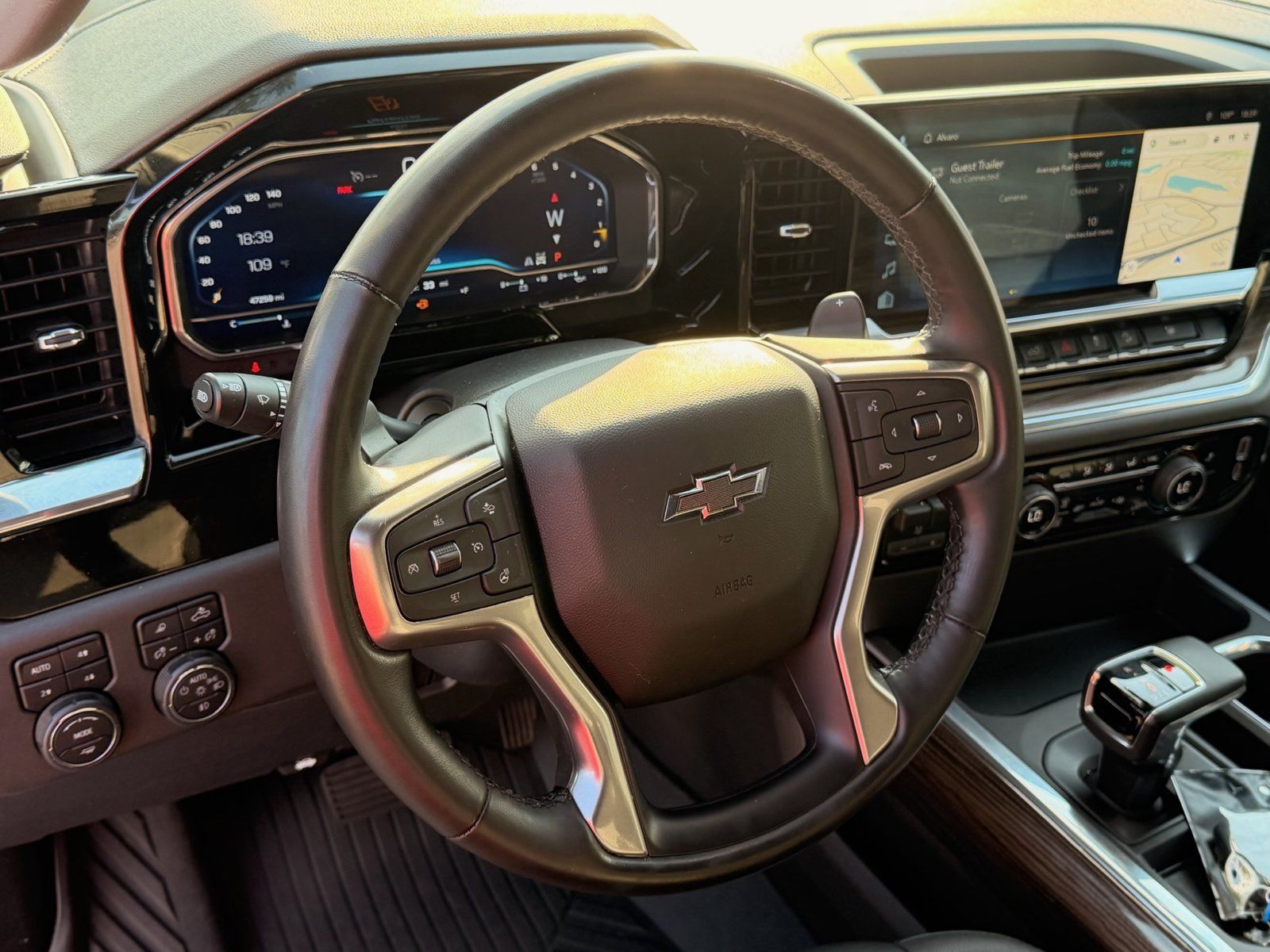 Used 2023 Chevrolet Silverado 1500 LT Trail Boss w/ LT Trail Boss Premium Package AWD/4WD image 17
