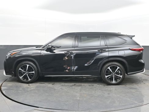 Used 2022 Toyota Highlander XSE image 5