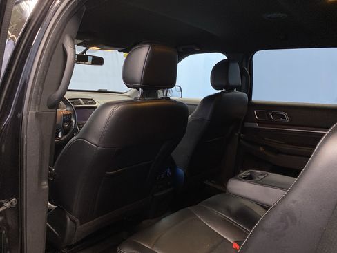 Used 2017 Ford Explorer Limited image 26