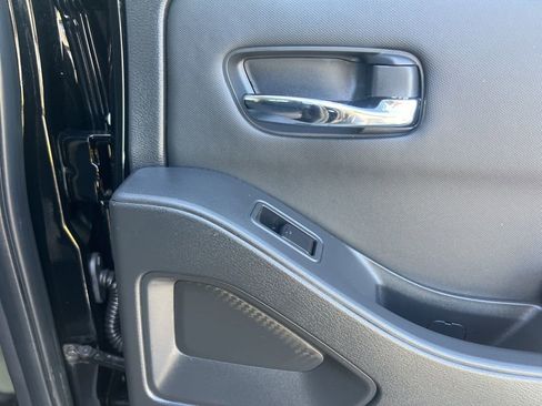 Used 2024 Nissan Frontier SV w/ SV Convenience Package RWD image 45