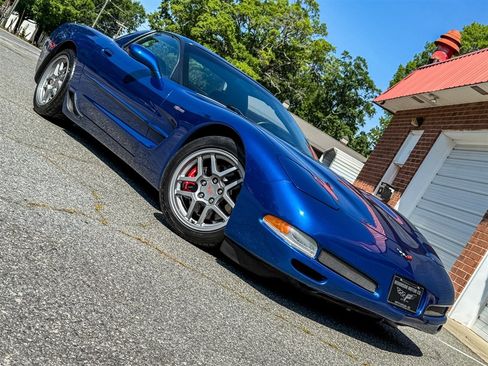 Used 2002 Chevrolet Corvette Z06 w/ Memory Pkg RWD image 24