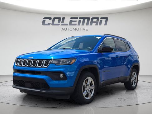 Used 2024 Jeep Compass Latitude AWD/4WD image 57