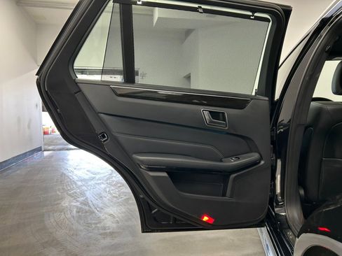 Used 2014 Mercedes-Benz E 350 4MATIC Wagon image 31