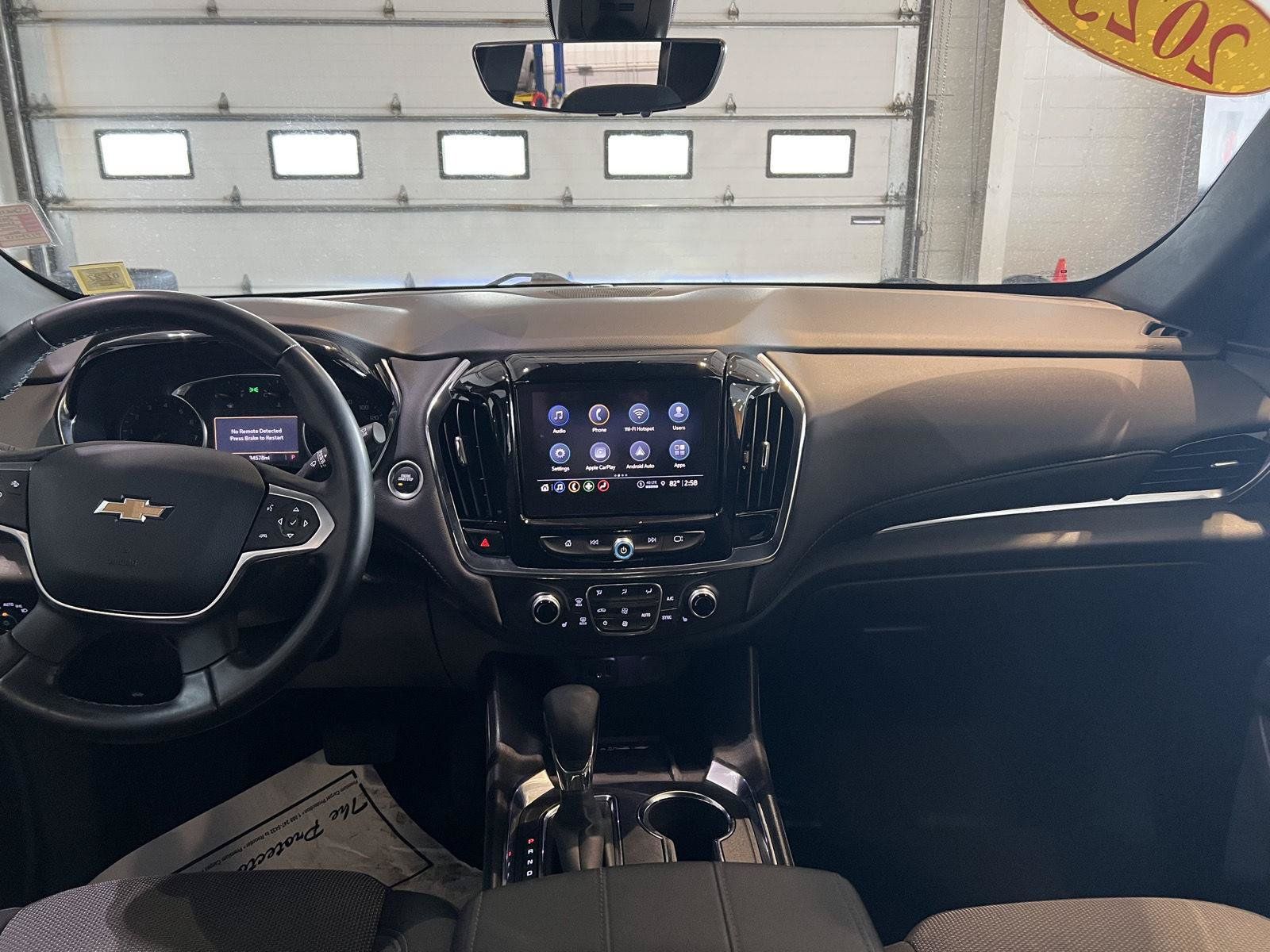 Used 2023 Chevrolet Traverse LT w/ Rear Camera Mirror Package AWD/4WD image 16