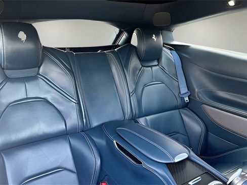 Used 2017 Ferrari GTC4Lusso image 10