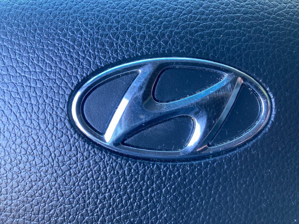 Used 2016 Hyundai Santa Fe Sport AWD/4WD image 28