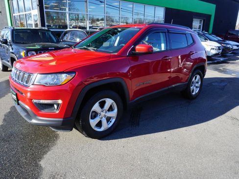 Used 2018 Jeep Compass Latitude w/ Cold Weather Group image 2