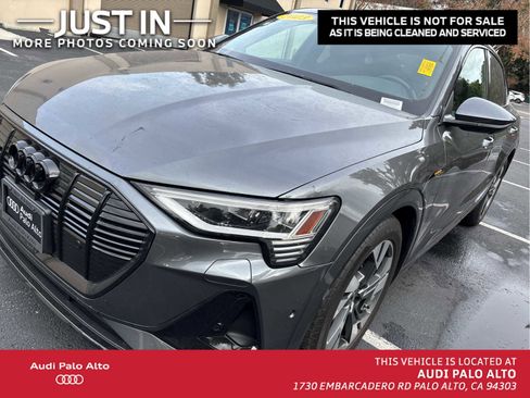 Used 2023 Audi e-tron Premium w/ Convenience Plus Package image 1
