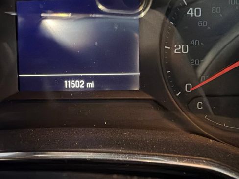 Used 2023 Chevrolet TrailBlazer LT FWD image 2