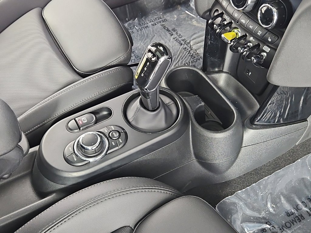 Used 2024 MINI Cooper SE FWD image 15