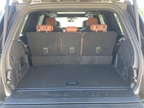 New 2026 Lincoln Navigator Reserve AWD/4WD image 18