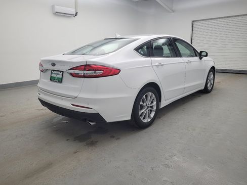 Used 2020 Ford Fusion SE image 10
