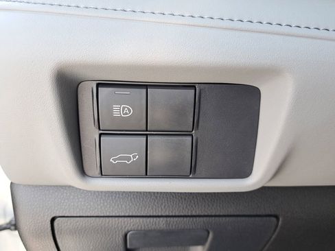 Certified 2020 Toyota Highlander XLE image 31