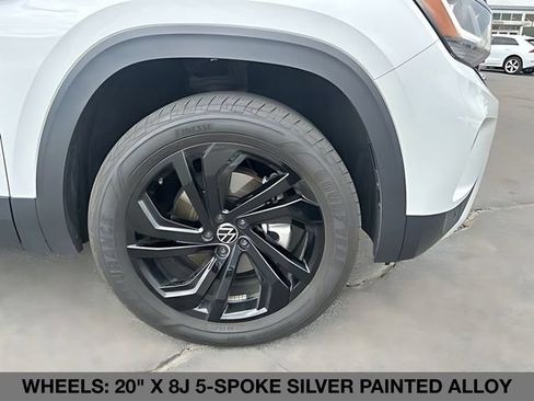 Used 2023 Volkswagen Atlas SE w/ Black Wheel Package AWD/4WD image 11