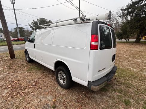 Used 2017 GMC Savana 2500 image 6