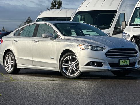 Used 2016 Ford Fusion Energi Titanium image 2