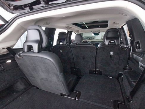 Certified 2025 Volvo XC90 B6 Plus w/ Protection Package Premier image 38