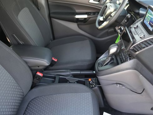 Used 2023 Ford Transit Connect XLT w/ Trailer Tow Package image 13