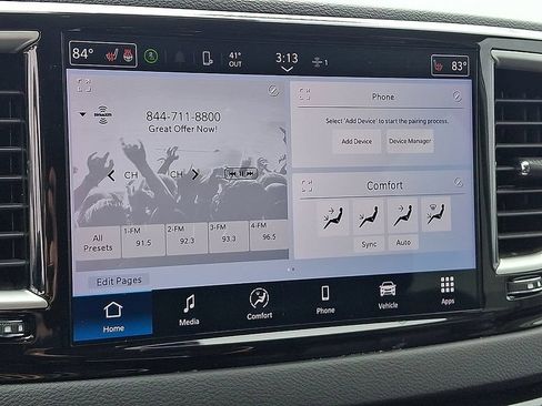 Used 2024 Chrysler Pacifica Touring-L FWD image 16