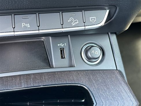 Used 2023 Audi Q5 2.0T Premium w/ Convenience Package image 27