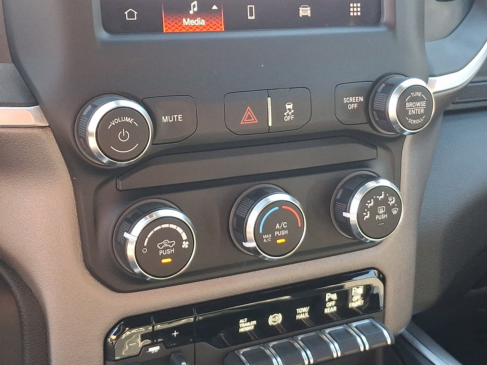 Used 2022 RAM 3500 Big Horn w/ Night Edition AWD/4WD image 16
