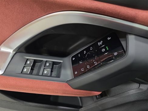 New 2025 Audi SQ5 Prestige image 27