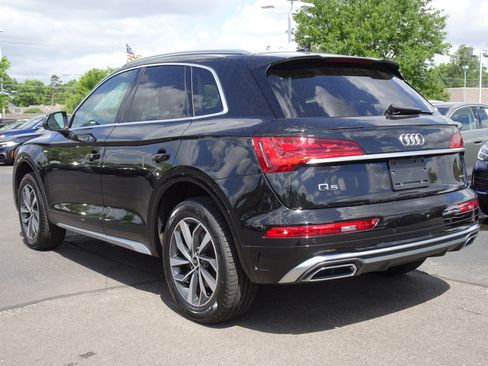 Certified 2023 Audi Q5 2.0T Premium w/ Convenience Package AWD/4WD image 3