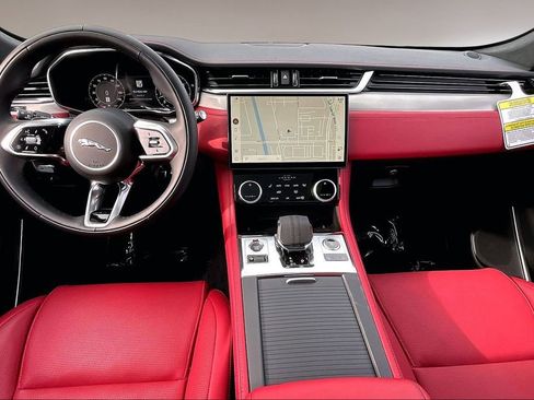 Used 2025 Jaguar F-PACE R-Dynamic S image 7