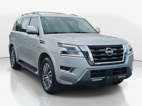 Used 2022 Nissan Armada SL w/ Captain's Chairs Package AWD/4WD image 3
