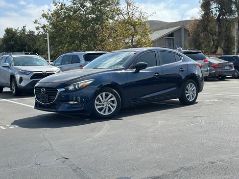 Used 2018 MAZDA MAZDA3 Touring FWD image 1