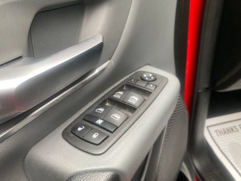 Used 2022 RAM 1500 Big Horn AWD/4WD image 14