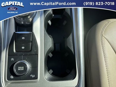 Certified 2023 Ford Explorer Limited w/ Limited Technology Package image 31